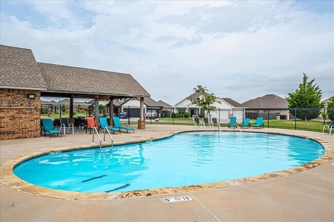 Building Photo - 10300 Glover River Dr