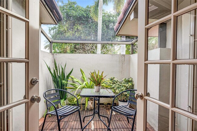 Building Photo - 2757 NE 20th St