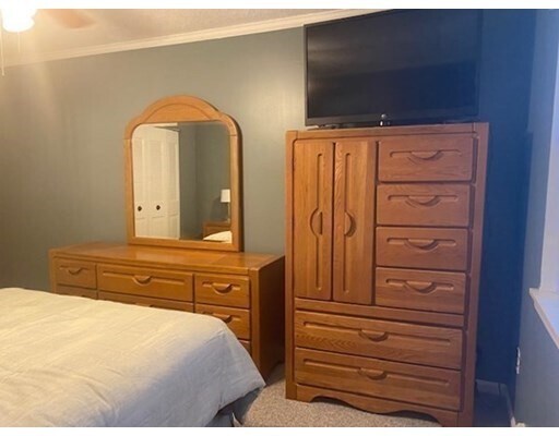 Building Photo - 10 Kenmar Dr