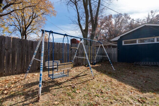 Building Photo - 6002 E 8th St N