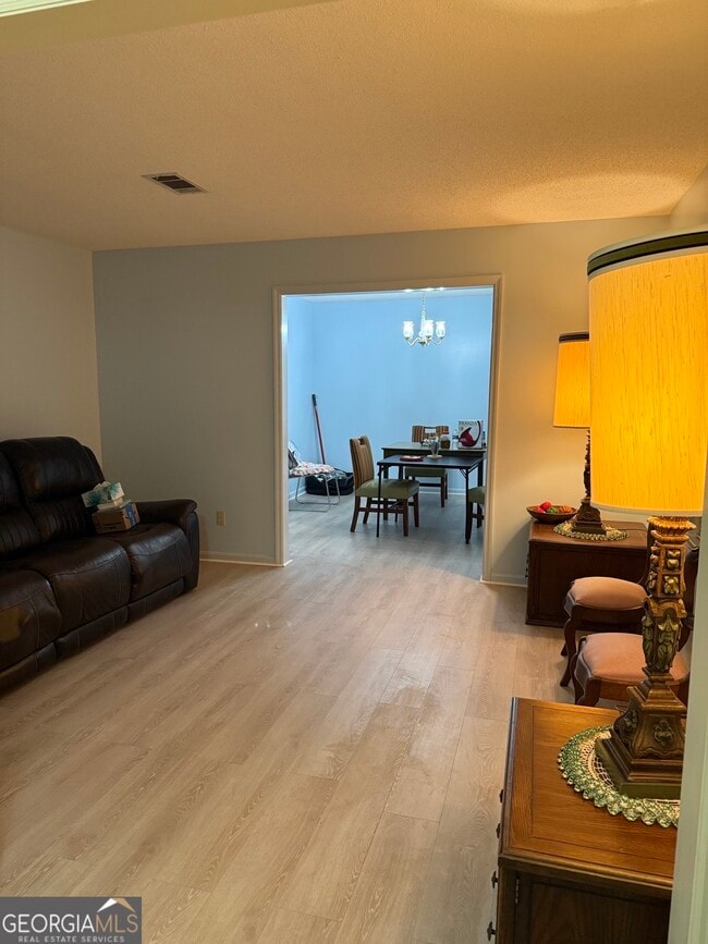 Building Photo - 101 Smoke Rise Dr