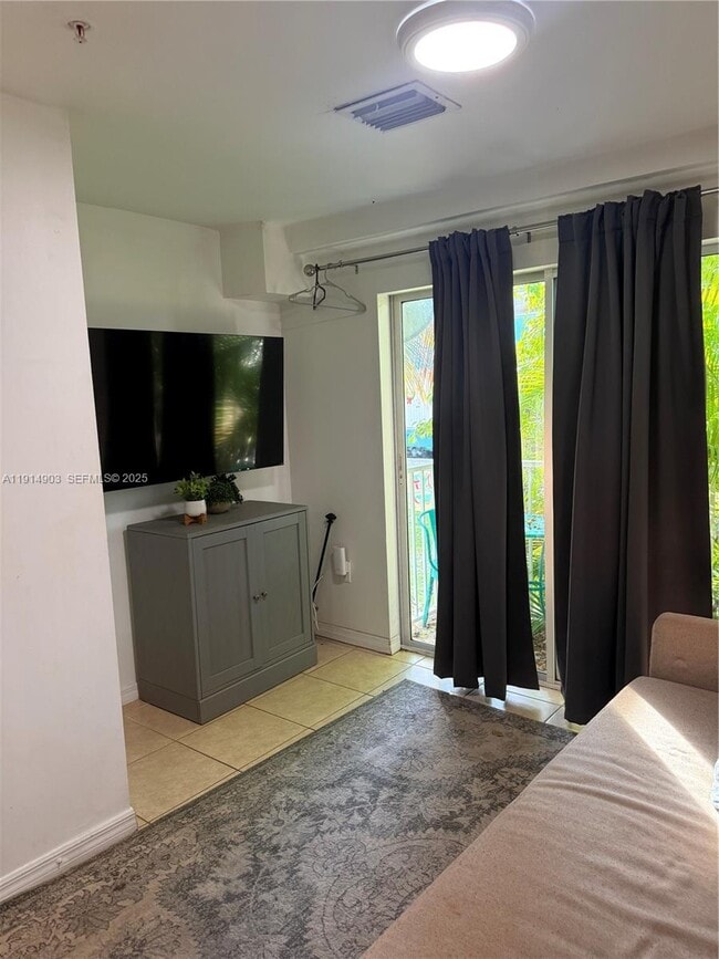 Building Photo - 821 SW 2nd St