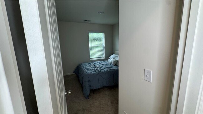 Building Photo - 5717 Union Pointe Dr