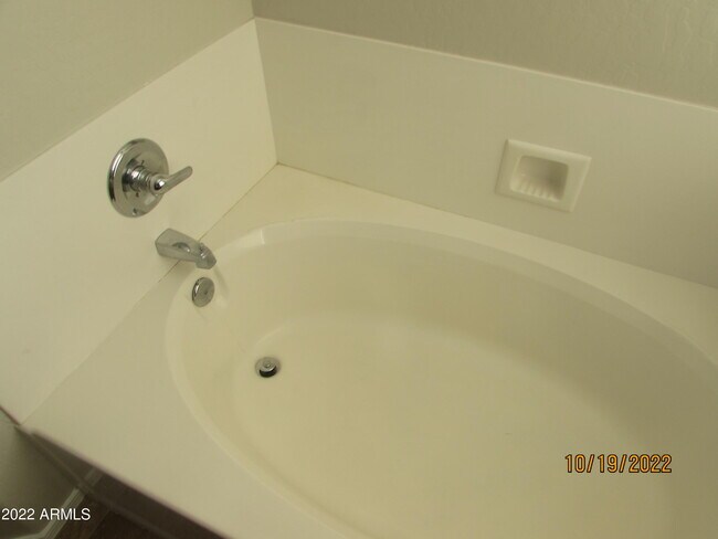 Building Photo - 450 E Maddison St