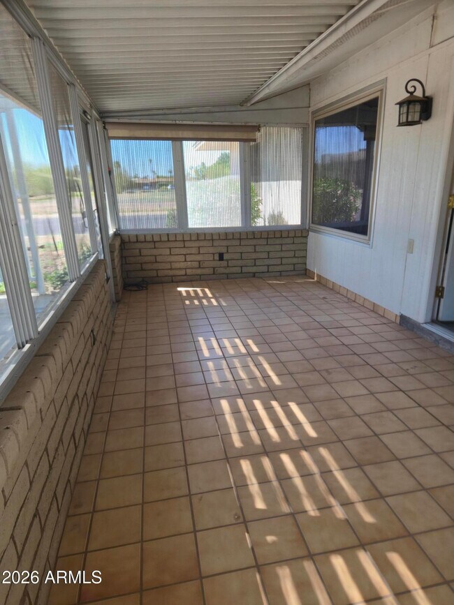 Building Photo - 10049 W Oakmont Dr