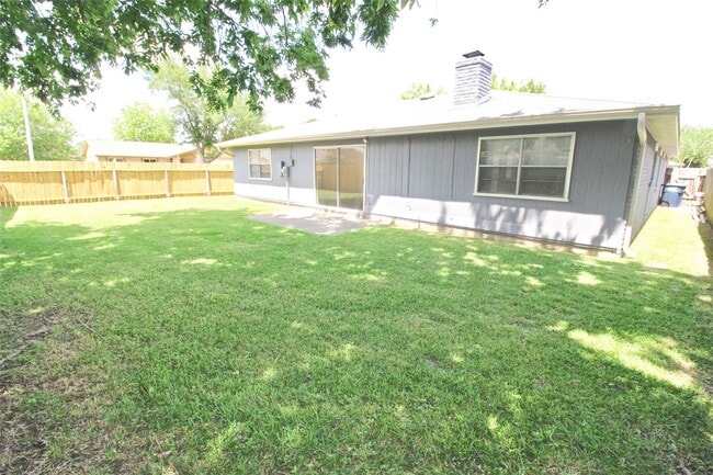 Building Photo - 10402 Gulfstream Ln