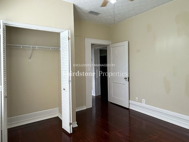 Building Photo - 4718 Ramona Blvd