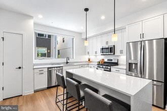 Building Photo - 3107 Birchview Walk