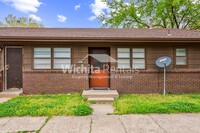 Building Photo - Large 2 bedroom 2 bath duplex