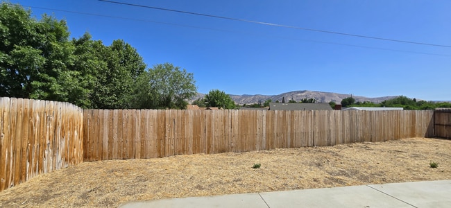 Building Photo - Coming Soon-Charming Tehachapi Retreat - $...