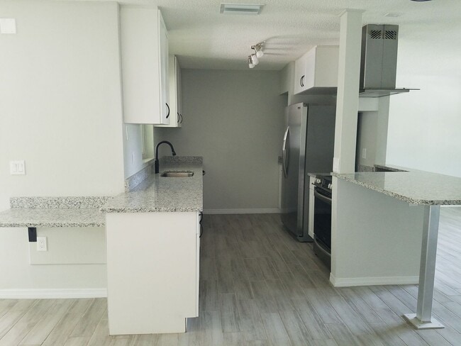 Building Photo - 3/2 NORTH WEST BRADENTON