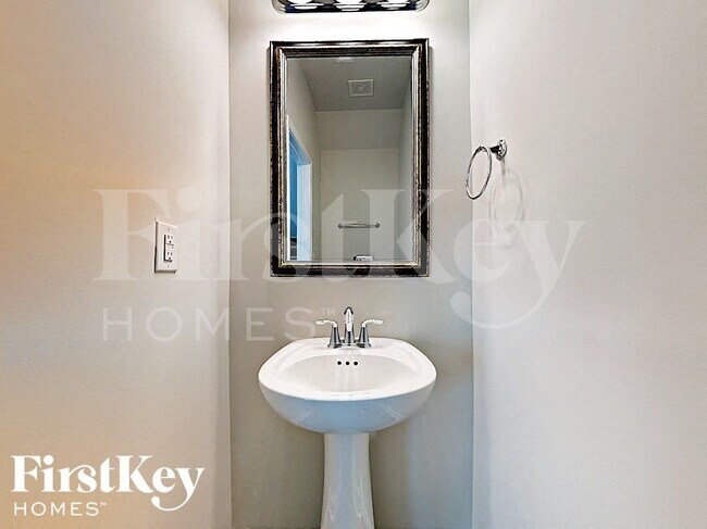 Building Photo - 3204 Baylor Cir