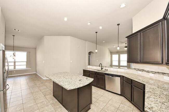 Building Photo - 7610 Willow School Dr