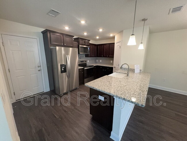 Building Photo - 4425 Village Oak Ln