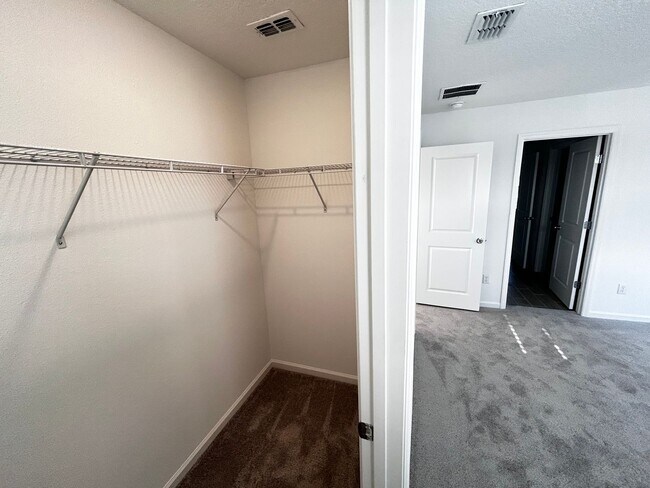 Building Photo - Brand New 4/3.5 Two Story Home with Loft. ...