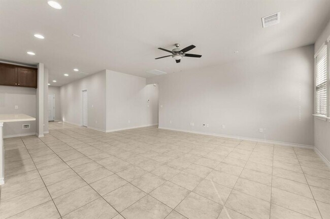 Building Photo - 740 Aliso Trail