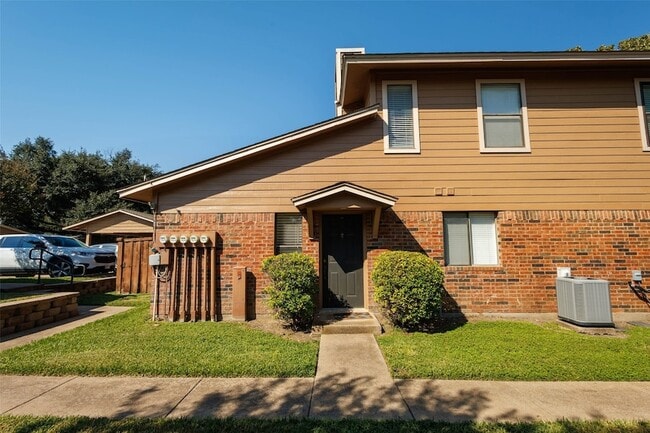Building Photo - 5640 Cedar Creek Dr