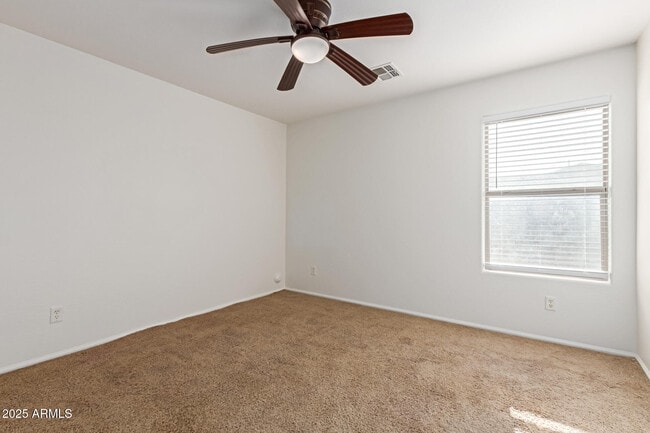 Building Photo - 40882 W Robbins Dr