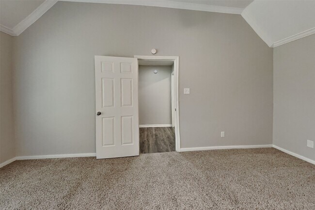 Building Photo - 1315 Forest Hollow Dr