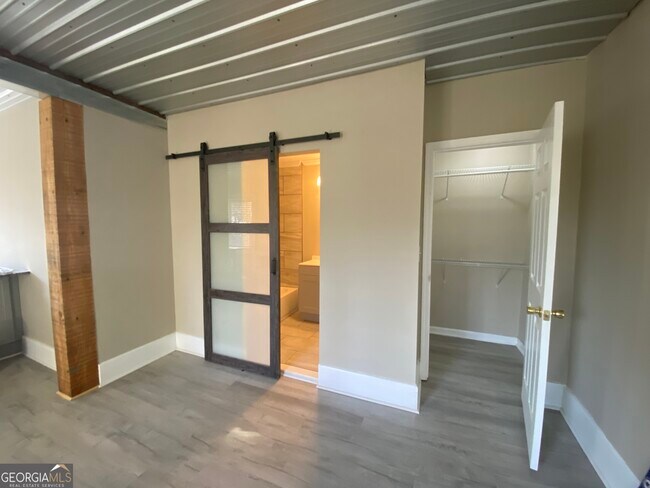 Building Photo - 323 The Plaza