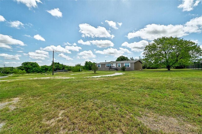 Building Photo - 10801 Bradshaw Rd