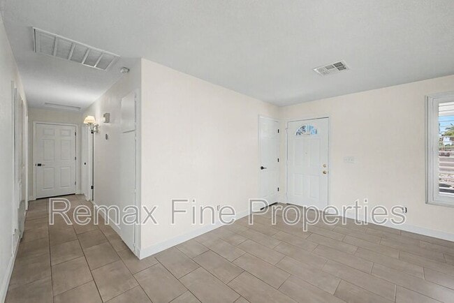 Building Photo - 6332 N Granite Reef Rd