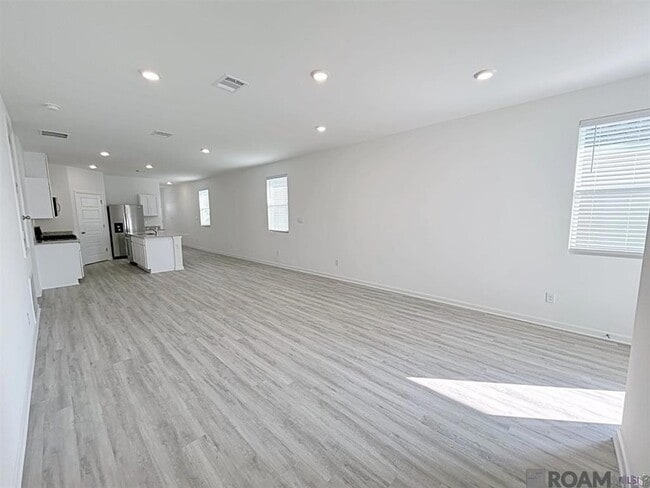 Building Photo - 1047 Drago Dr