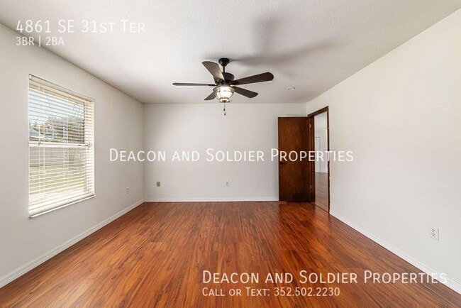 Building Photo - 4861 SE 31st Terrace