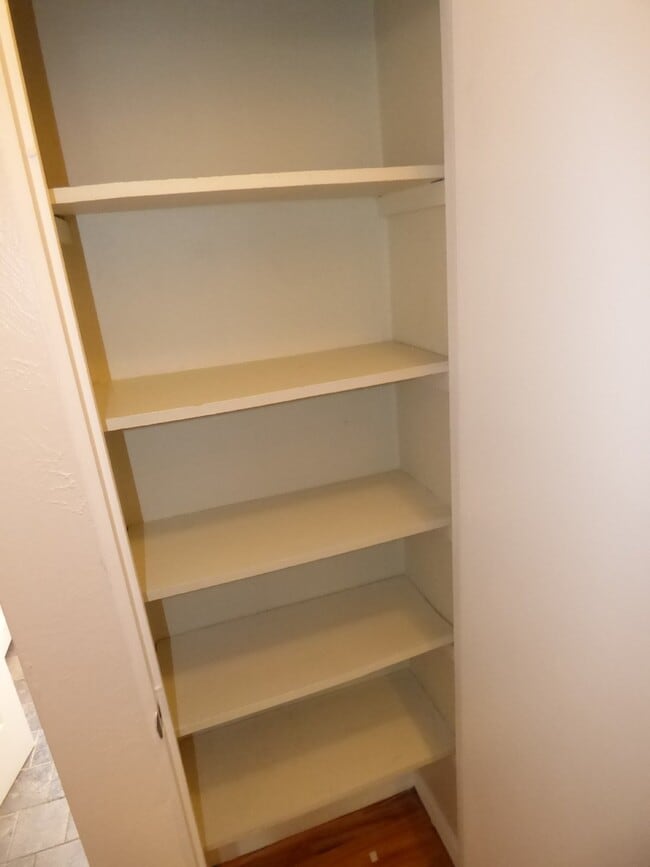 Building Photo - 1BR/1BA Updated Cap Hill Home near Cheesman!