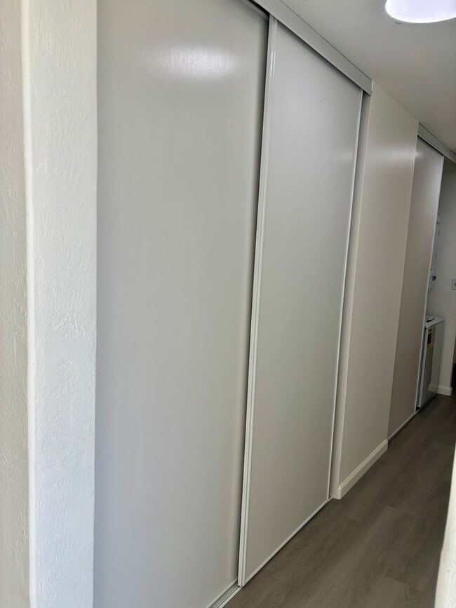 Building Photo - AVAILABLE NOW | Fully Renovated One Bedroo...