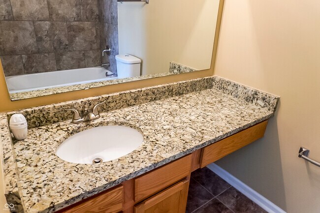 Building Photo - 2245 Valley Creek E Ln