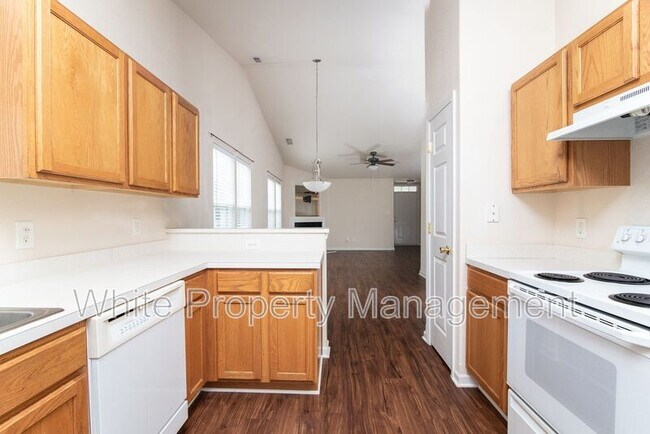 Building Photo - 2836 Oasis Ln