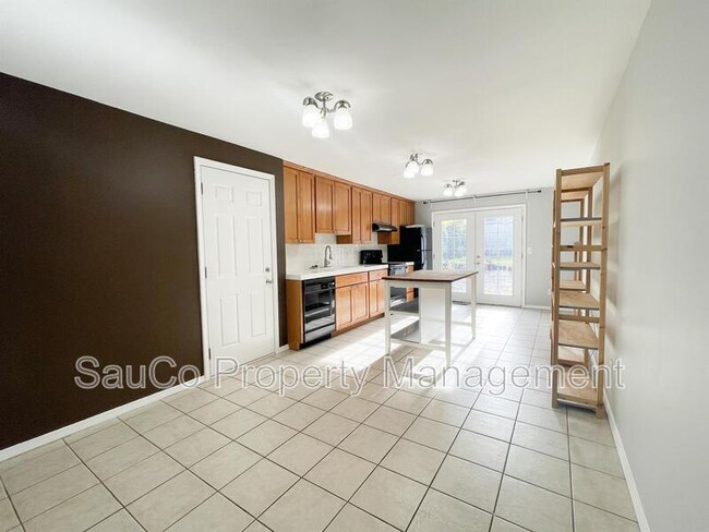 Building Photo - 1734 NE Bryant St