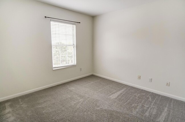 Building Photo - 1236 Kentland Ct