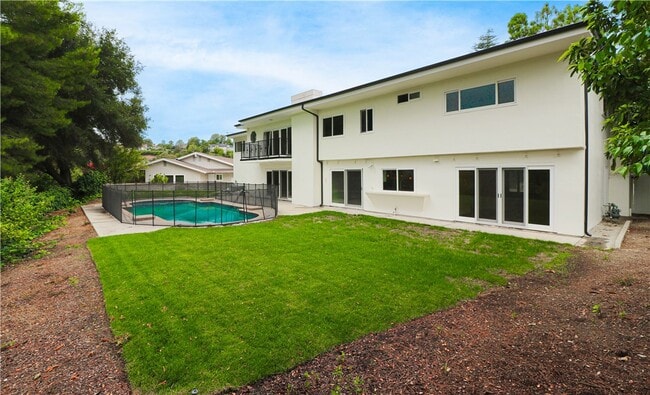 Building Photo - 16608 Park Ln Cir