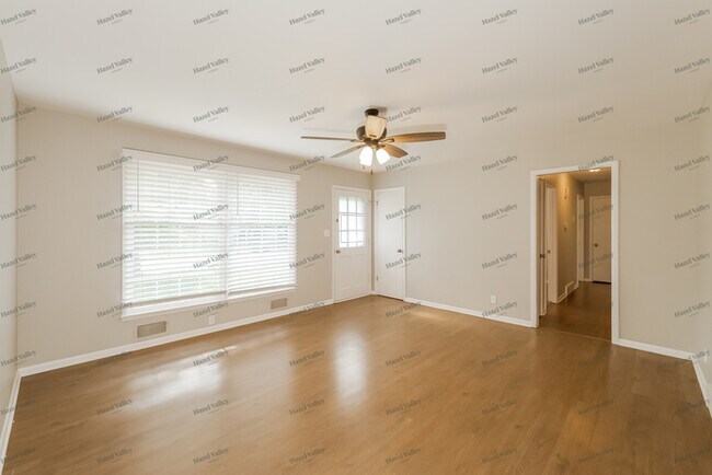 Building Photo - 9802 England Dr