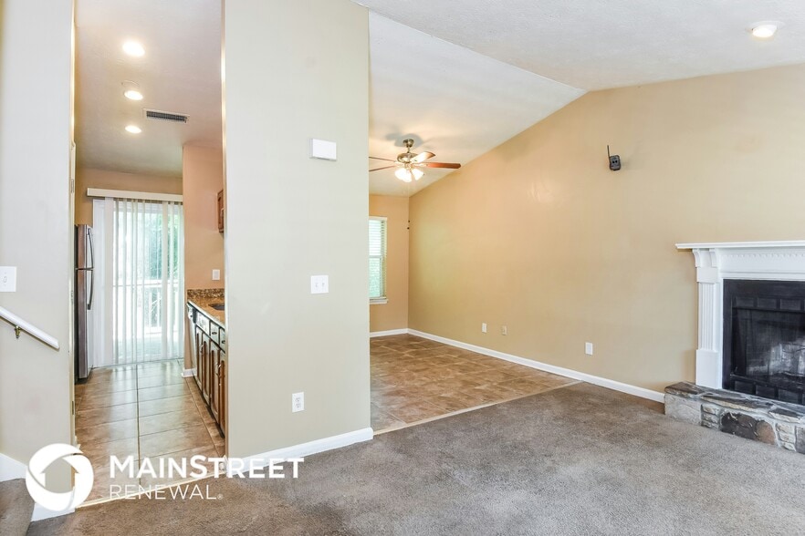 Building Photo - 1382 Inman Ct