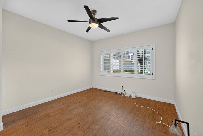 Building Photo - Spacious 2 Bed, 2 Bath Condo in Desirable Northwood