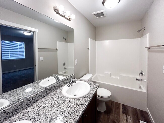 Building Photo - 190 Margette Way