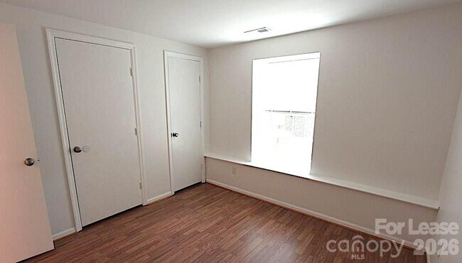 Building Photo - 1645 Arlyn Cir