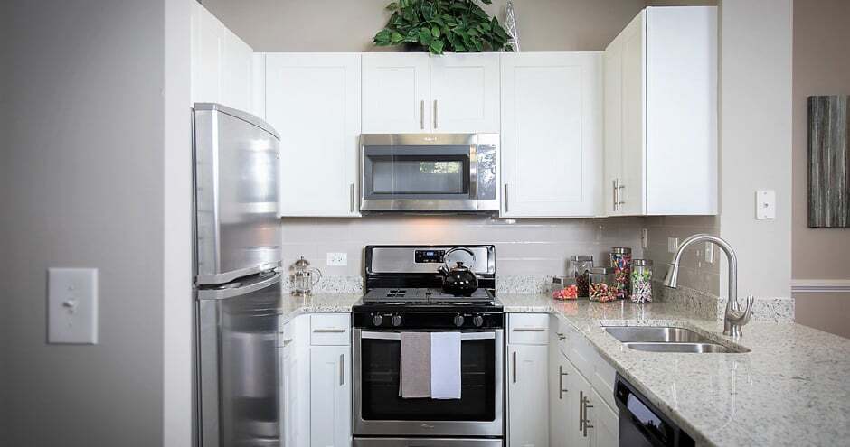 Primary Photo - Woodlake Apartments