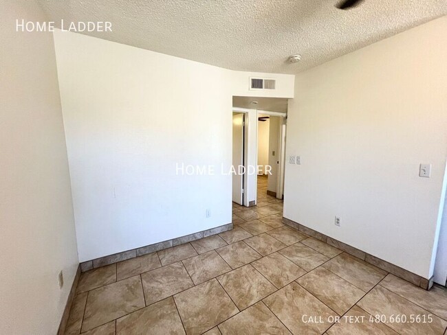 Building Photo - Two-Bedroom Apartment for Comfortable Livi...