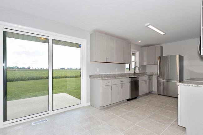 Building Photo - 8310 E Coral Rd