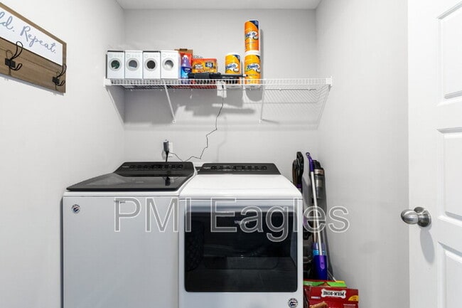 Building Photo - 491 Kinslow Ct