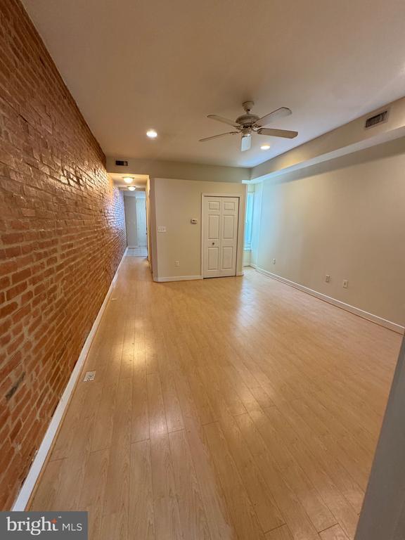 Building Photo - 445 E Fort Ave