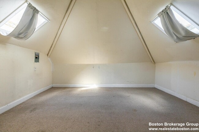 Building Photo - 59-61 Hillside St. Unit 3