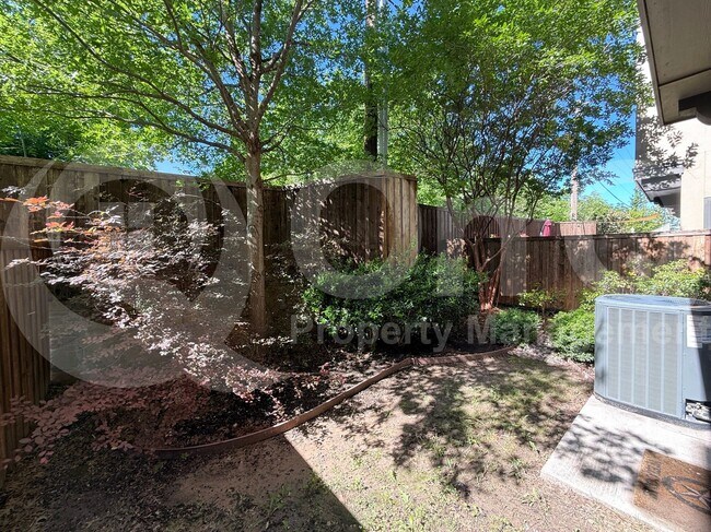 Building Photo - 1832 Stevens Bluff Ln