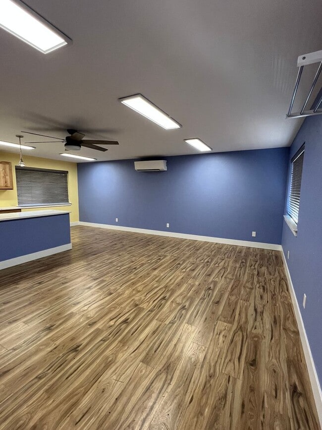 Building Photo - 1BED1BATH - Spacious Country Living in the City - BONUS ROOM, MINI SPLIT AC, PRIVATE PARKING, FEN...