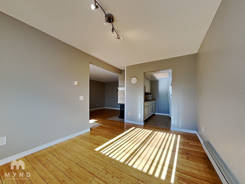 Building Photo - 7885 Barbara Ann Dr