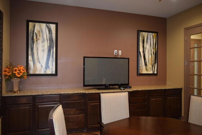 Building Photo - 4060 Dragonfly Dr